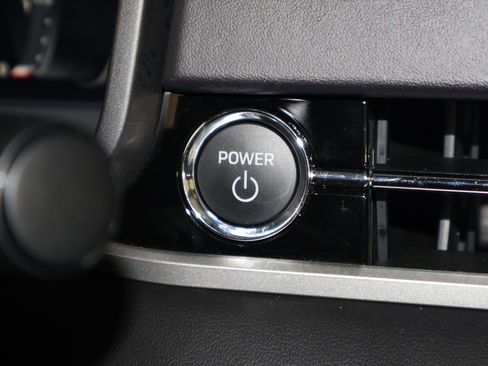 Used 2025 Mitsubishi Outlander ES image 24