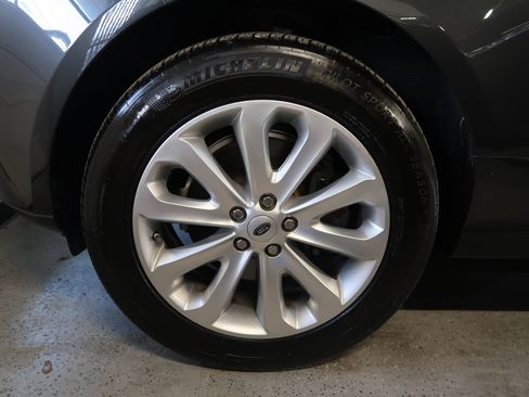 Used 2016 Land Rover Range Rover HSE image 54