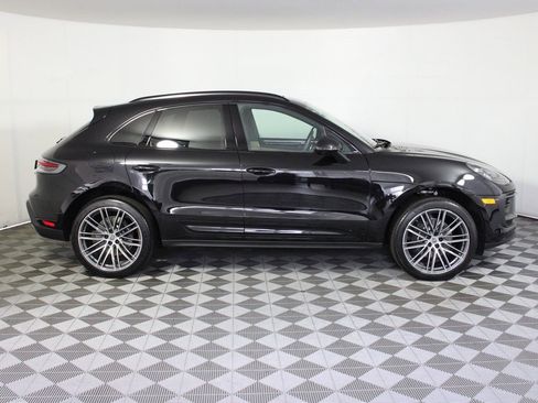 Used 2025 Porsche Macan image 8