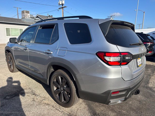 Used 2025 Honda Pilot Sport image 7
