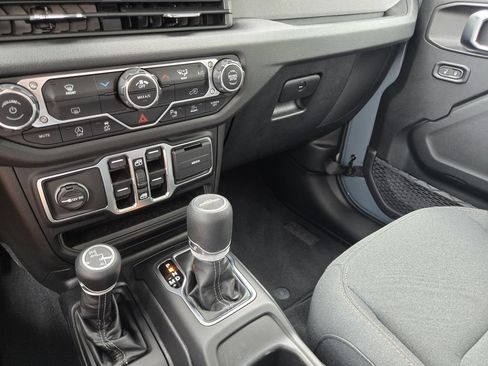 New 2026 Jeep Gladiator Sport AWD/4WD image 17