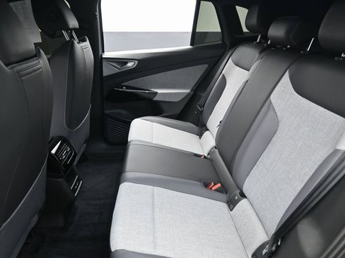 Used 2023 Volkswagen ID.4 Pro image 27