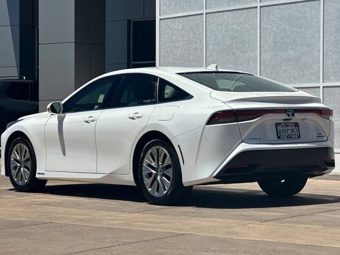 Certified 2021 Toyota Mirai w/ Advanced Technology Package RWD image 6