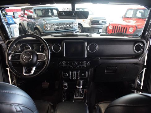 Used 2018 Jeep Wrangler Unlimited Sahara AWD/4WD image 20