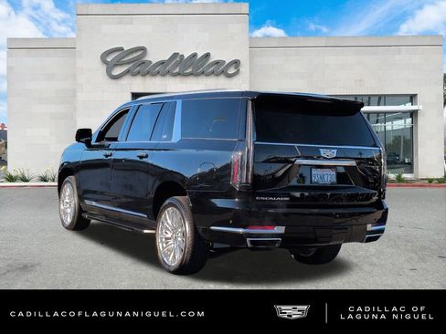 Certified 2025 Cadillac Escalade ESV Premium Luxury image 5