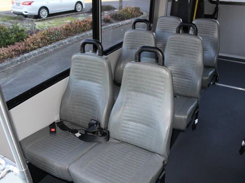 Used 2015 Ford E-350 and Econoline 350 Super Duty image 14