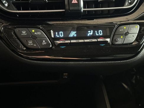 Used 2021 Toyota C-HR LE FWD image 23