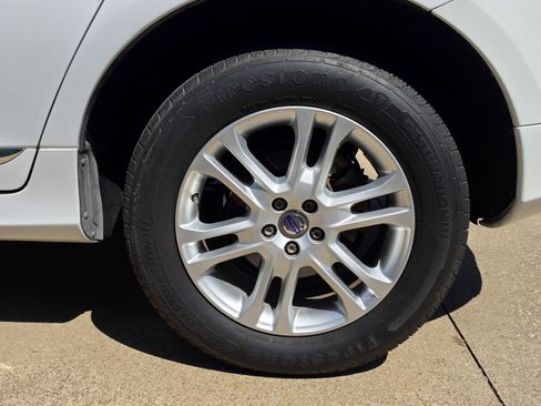 Used 2015 Volvo XC60 T5 Premier w/ Proximity Package image 15