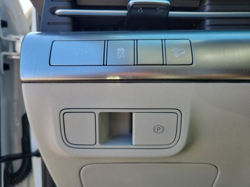 New 2026 Hyundai Kona SEL Premium image 16