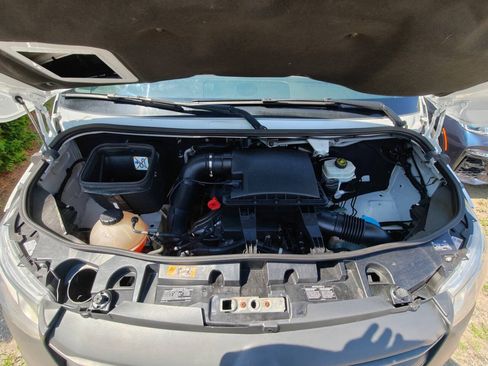 Used 2021 Mercedes-Benz Sprinter 2500 image 11