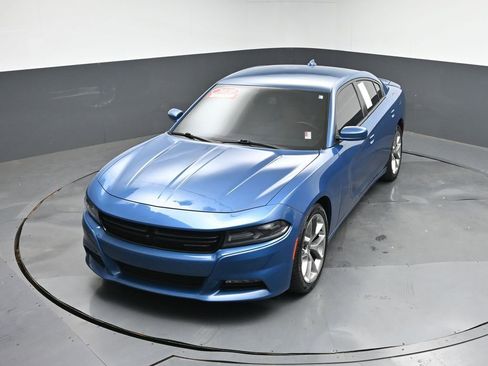 Used 2020 Dodge Charger SXT w/ Plus Group image 33