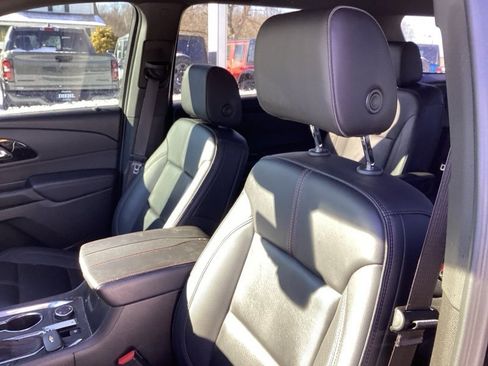 Used 2023 Chevrolet Traverse RS image 15