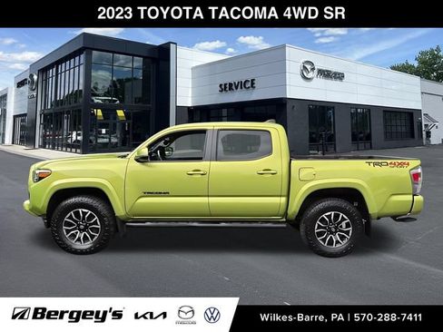 Used 2023 Toyota Tacoma TRD Sport w/ Black Out Package (TMS) AWD/4WD image 10