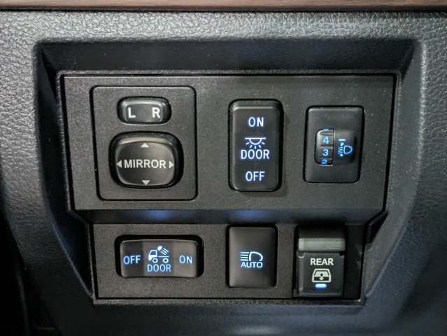 Used 2021 Toyota Tundra Limited w/ Limited Premium Package AWD/4WD image 25