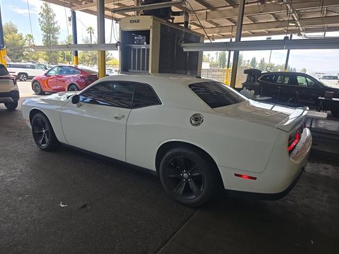 Used 2018 Dodge Challenger SXT RWD image 6