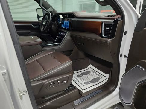 Used 2024 GMC Sierra 3500 Denali w/ Denali Reserve Package AWD/4WD image 43