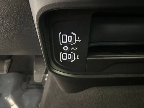 Used 2025 RAM 2500 Big Horn AWD/4WD image 50