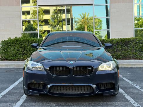 Used 2013 BMW M5 RWD image 8