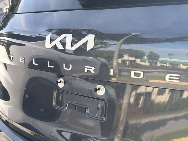 Used 2024 Kia Telluride SX w/ Towing Package AWD/4WD image 9