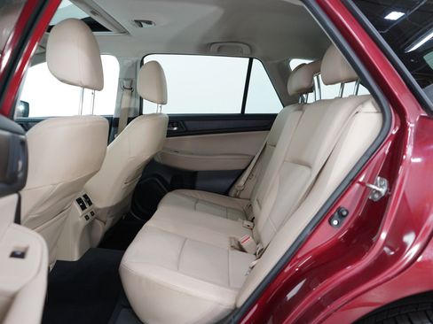 Used 2017 Subaru Outback 3.6R Limited image 18