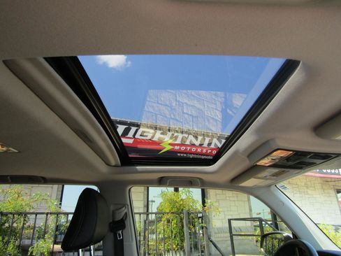 Used 2016 Toyota 4Runner Limited image 8