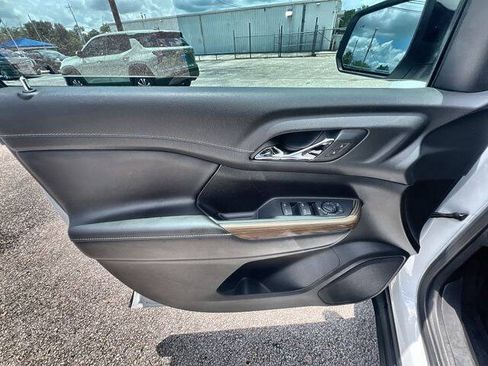 Used 2023 GMC Acadia SLE w/ Elevation Edition FWD image 21