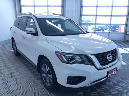 Used 2017 Nissan Pathfinder S image 37