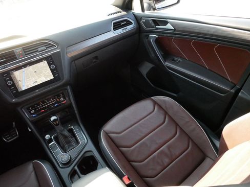 Certified 2024 Volkswagen Tiguan SEL R-Line image 11