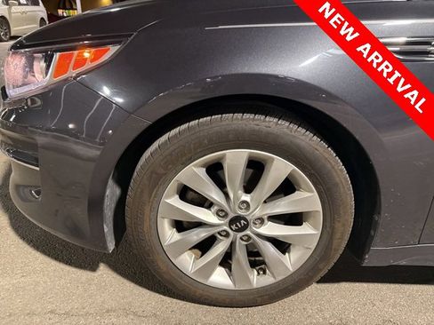 Used 2018 Kia Optima EX w/ Premium Package image 8