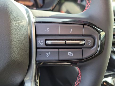 New 2025 Chevrolet Colorado Z71 w/ Technology Package image 6