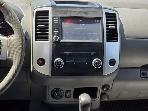 Used 2021 Nissan Frontier SV AWD/4WD image 16