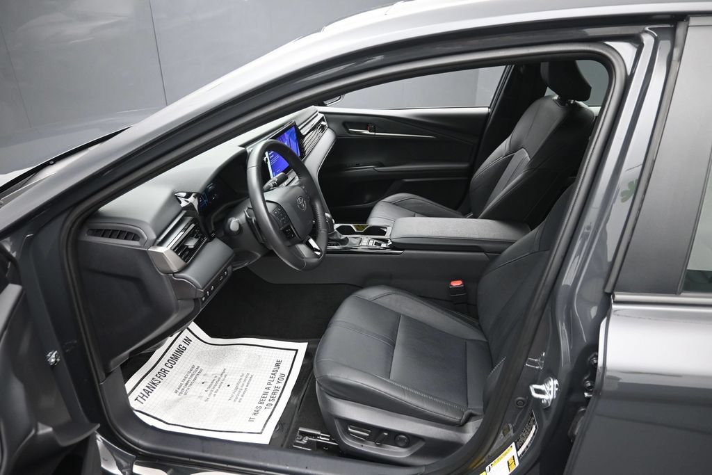 Used 2025 Toyota Camry XSE FWD image 15