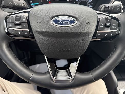 Certified 2022 Ford Escape SE w/ SE Sport Appearance Package image 15