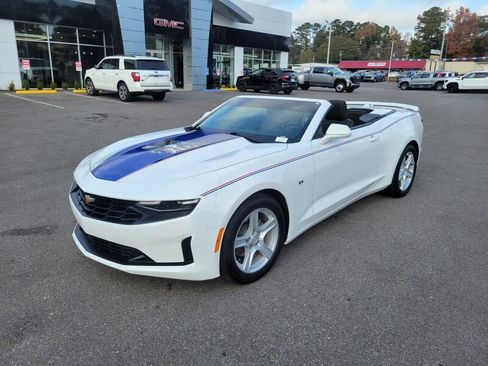 Used 2024 Chevrolet Camaro LT w/ Technology Package image 21