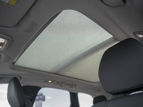 New 2026 Volvo XC60 B5 Plus w/ Protection Package Premier image 31