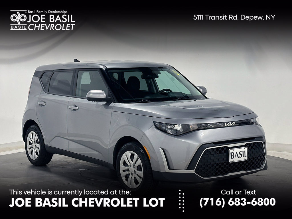 Used 2023 Kia Soul LX FWD image 1