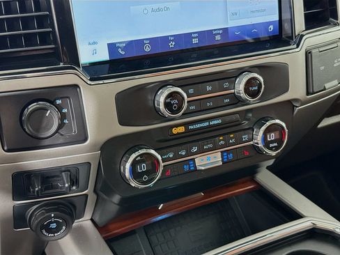 Used 2022 Ford F250 King Ranch w/ King Ranch Ultimate Package AWD/4WD image 18