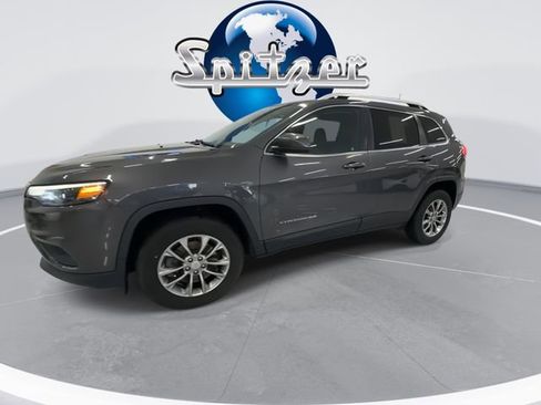 Used 2020 Jeep Cherokee Latitude Plus w/ Cold Weather Group image 4