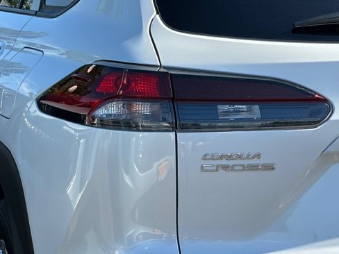 Used 2026 Toyota Corolla Cross LE FWD image 25
