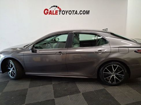 Used 2024 Toyota Camry SE FWD image 9