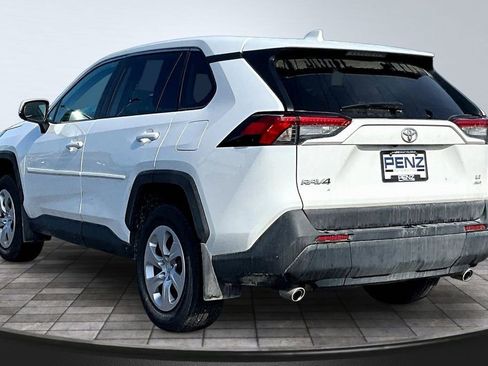 Used 2024 Toyota RAV4 LE AWD/4WD image 4