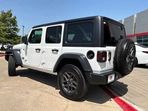 Used 2025 Jeep Wrangler Unlimited Sport AWD/4WD image 8
