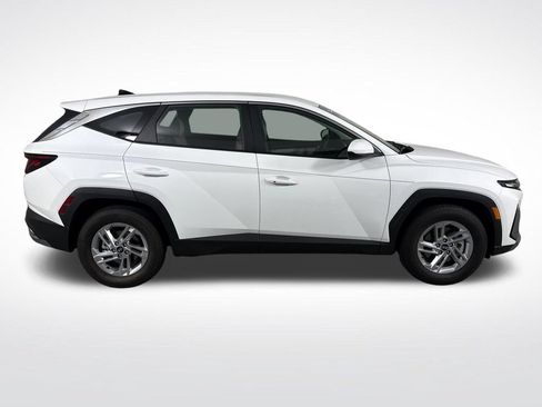 Used 2026 Hyundai Tucson SE FWD image 2