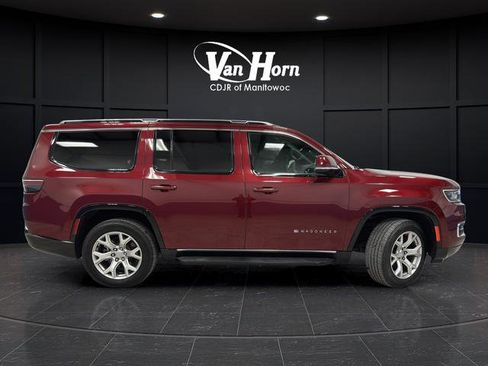 Used 2022 Jeep Wagoneer Series II image 2