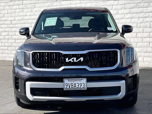 Used 2025 Kia Telluride LX FWD image 2
