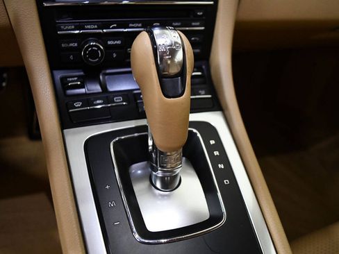 Used 2015 Porsche Cayman image 16