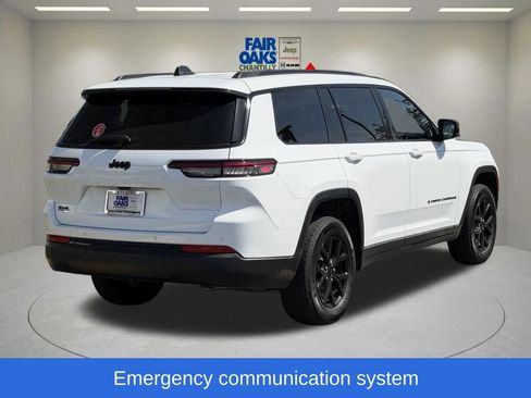 Certified 2025 Jeep Grand Cherokee L Altitude AWD/4WD image 8