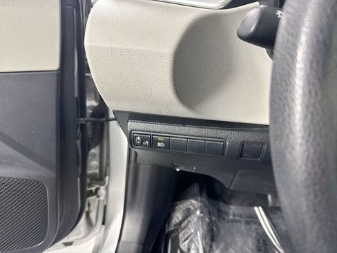 Used 2020 Toyota Corolla LE FWD image 14