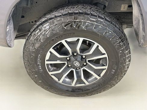 Used 2020 Toyota Tacoma TRD Sport image 27