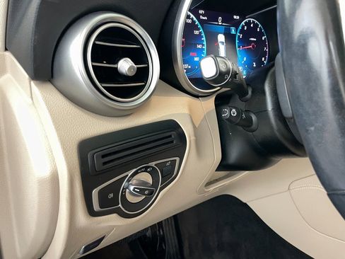 Used 2021 Mercedes-Benz GLC 300 GLC 300 image 27